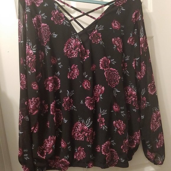 Blouse - flowered with strap details in the back - Picture 1 of 4